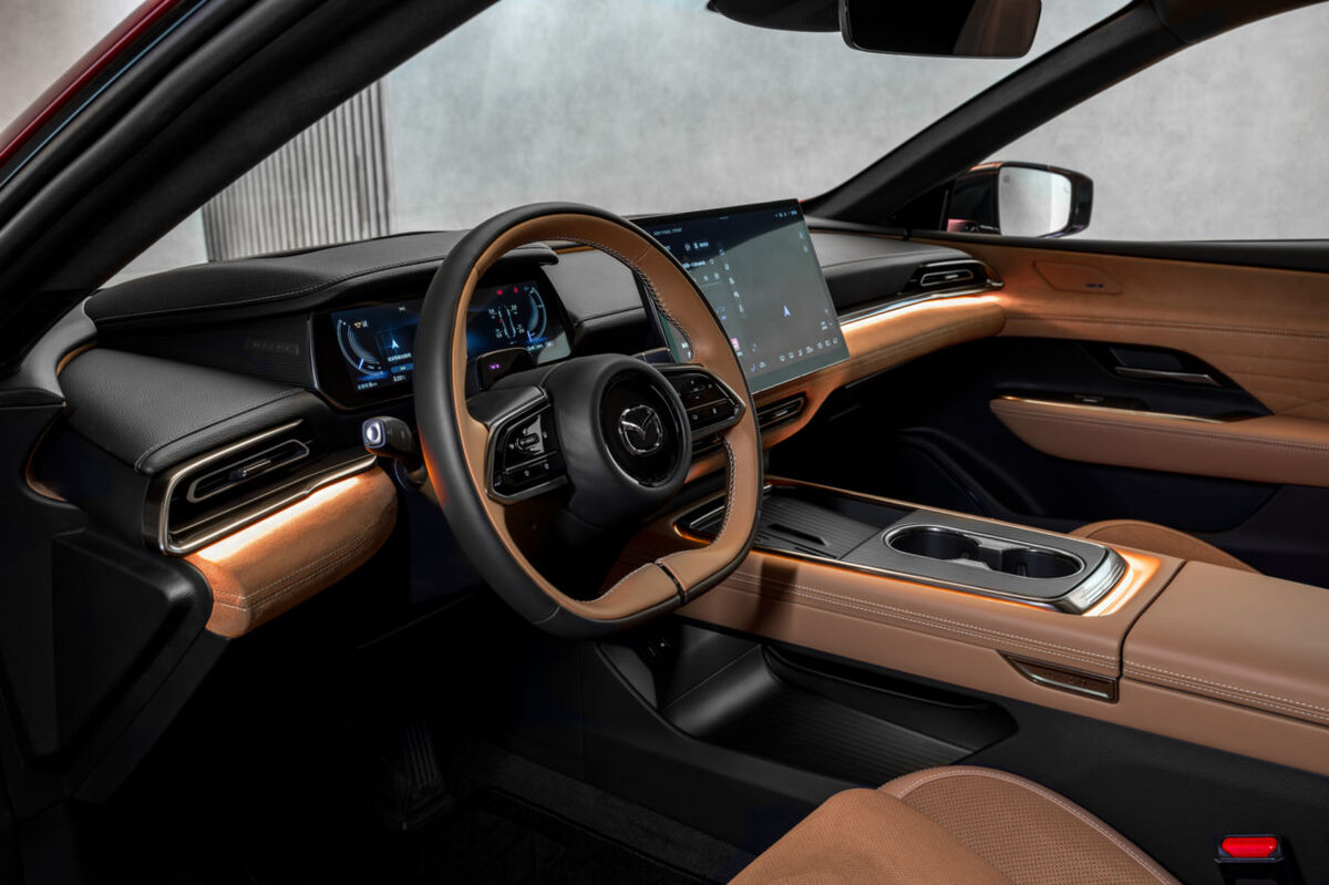 f Interieur des Mazda6e